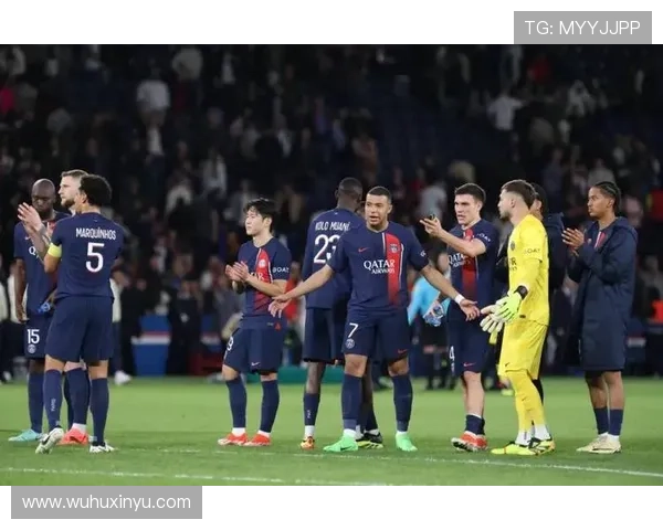 姆巴佩场边怒斥裁判四官要求专注比赛不应分心他人